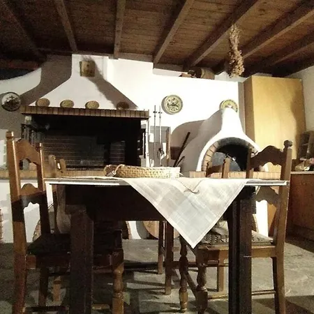 Holiday home αρχοντικο στουσ προποδεσ του ορουσ διρφυσ